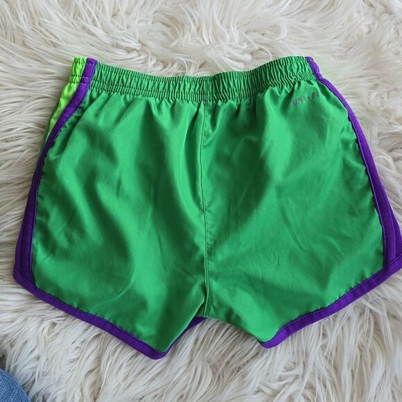 Nike Dry Fit Shorts Like New - Picture 2 of 3